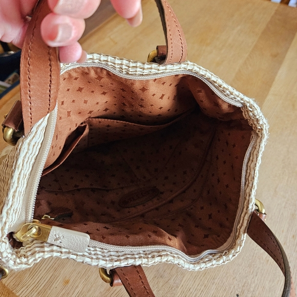 Large Fossil Foldover Purse-Basket Weave- Neutral Colors- Handbag, Crossbody - Picture 12 of 12